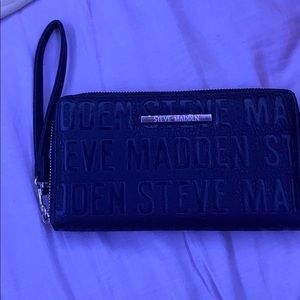 💕  Steve Madden Blk Zip Around Logo Zip Wallet